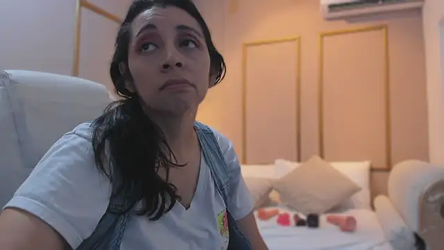 PerlaPreciosa online show from February 28, 4:01 am