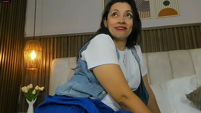 Snapshot of PerlaPreciosa chatting on June 12, 3:48 am PerlaPreciosa online show from June 12, 3:48 am