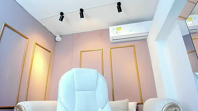 Snapshot of PerlaPreciosa chatting on February 20, 10:05 am PerlaPreciosa online show from February 20, 10:05 am