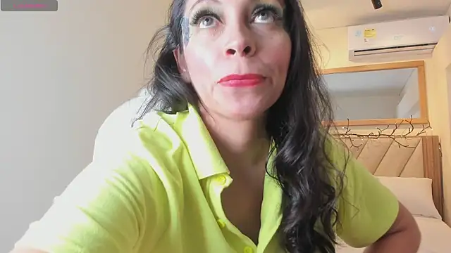 PerlaPreciosa online show from March 18, 4:04 am