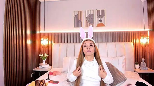 PerlaPreciosa online show from April 8, 4:03 am