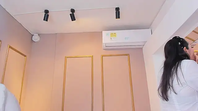 PerlaPreciosa online show from February 7, 4:09 am