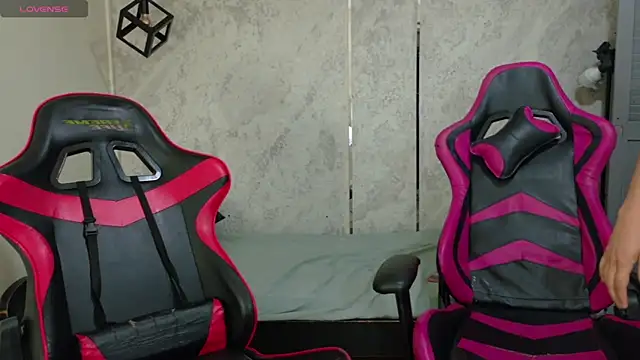 dani-lue online show from April 19, 12:17 pm