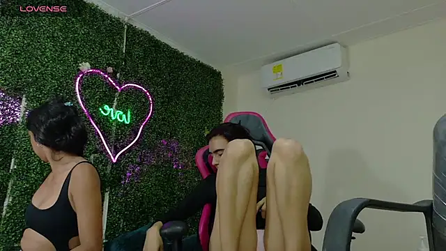 dani-lue online show from March 25, 2:38 pm