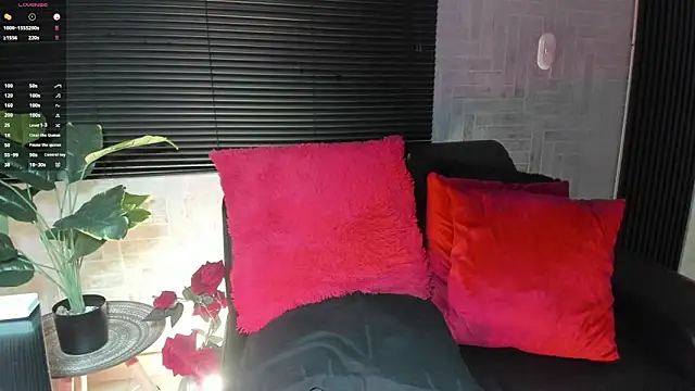 Snapshot of JhonyMiller_ chatting on October 21, 8:19 pm JhonyMiller online show from October 21, 8:19 pm