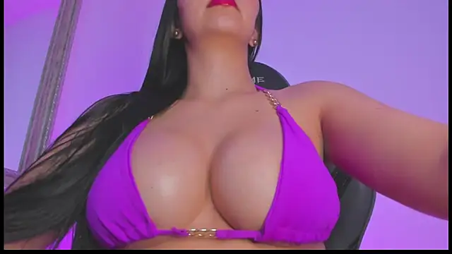 Snapshot of nathyy_garcia chatting on July 1, 3:51 am nathyy garcia online show from July 1, 3:51 am