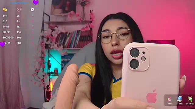 Snapshot of Sweet_Nyx chatting on June 18, 11:21 pm Sweet Nyx online show from June 18, 11:21 pm
