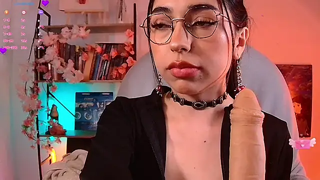Snapshot of Sweet_Nyx chatting on May 3, 10:35 pm Sweet Nyx online show from May 3, 10:35 pm