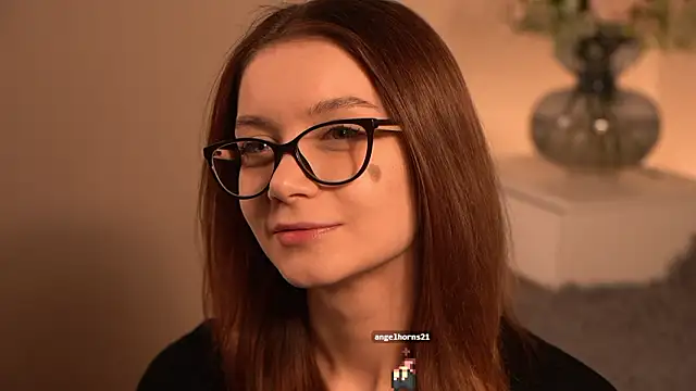 Snapshot of Hi_my_name_is chatting on February 6, 4:25 pm Hi my name is online show from February 6, 4:25 pm