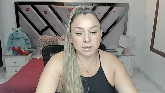 Snapshot of natalia5560 chatting on November 1, 1:27 pm natalia5560 online show from November 1, 1:27 pm