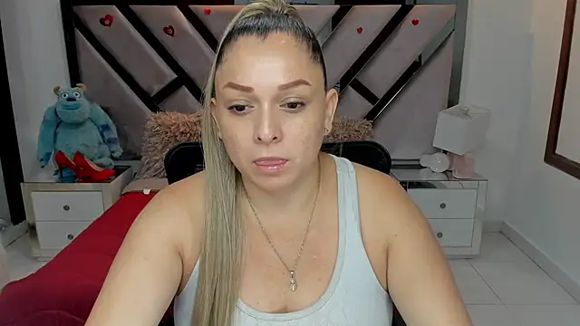 Snapshot of natalia5560 chatting on October 30, 1:09 pm natalia5560 online show from October 30, 1:09 pm