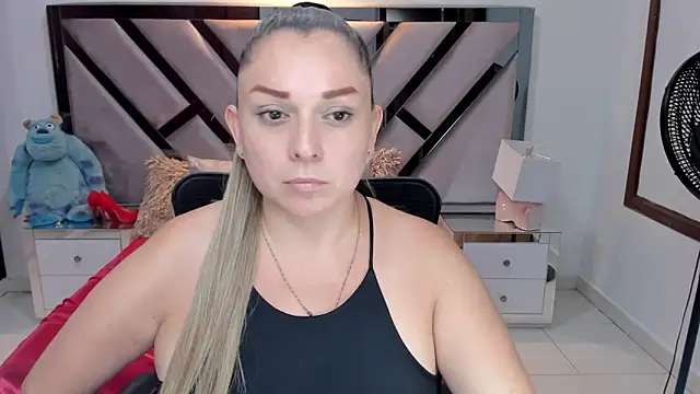 Snapshot of natalia5560 chatting on September 10, 2:38 pm natalia5560 online show from September 10, 2:38 pm