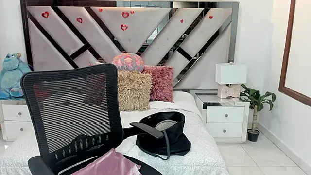 Snapshot of natalia5560 chatting on November 26, 1:11 pm natalia5560 online show from November 26, 1:11 pm