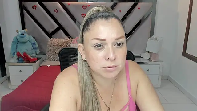 Snapshot of natalia5560 chatting on October 29, 12:48 pm natalia5560 online show from October 29, 12:48 pm