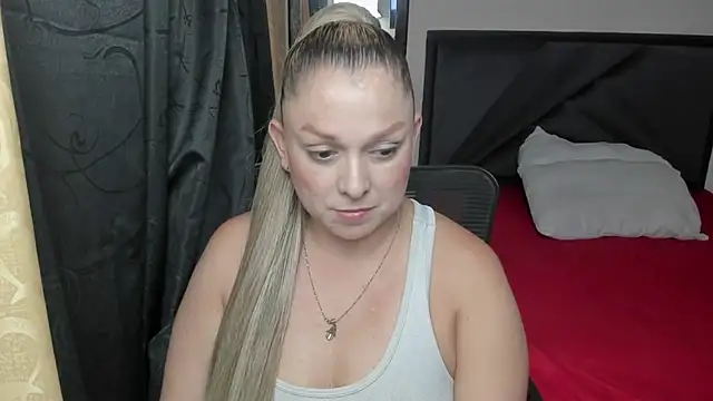 natalia5560 online show from April 9, 8:15 pm