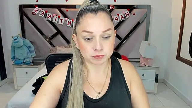 Snapshot of natalia5560 chatting on September 22, 12:44 pm natalia5560 online show from September 22, 12:44 pm