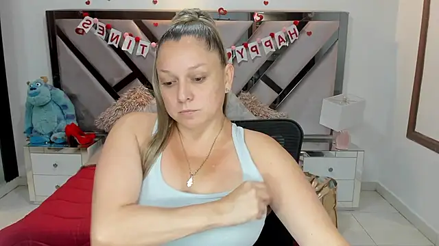 Snapshot of natalia5560 chatting on September 28, 1:51 pm natalia5560 online show from September 28, 1:51 pm