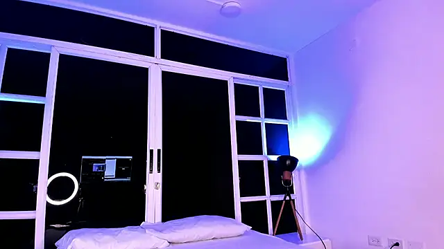 loladupont online show from May 16, 2:43 am