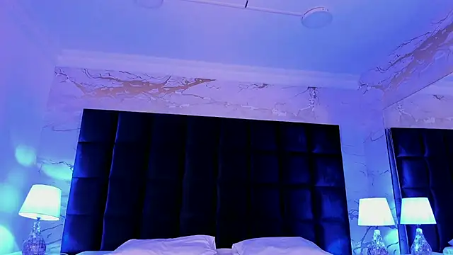 loladupont online show from March 4, 3:03 am