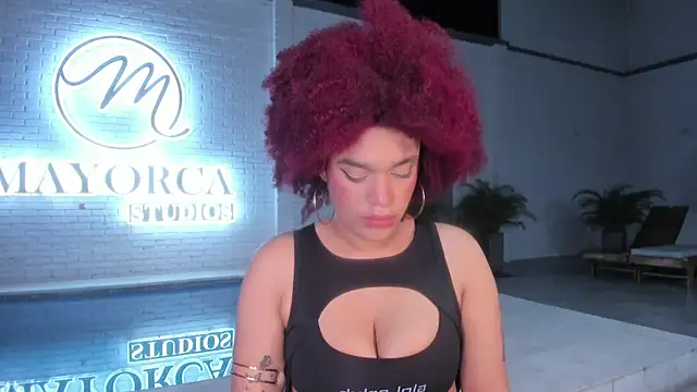 loladupont online show from February 11, 3:06 am