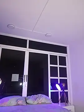 loladupont online show from April 8, 2:46 am