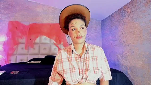 loladupont online show from October 30, 3:05 am