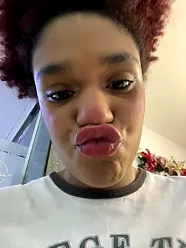 loladupont online show from December 22, 3:06 am