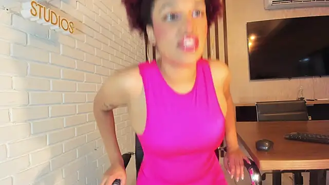 loladupont online show from December 3, 3:07 am