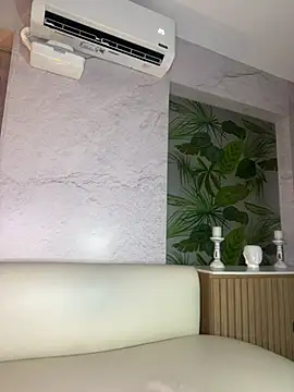 loladupont online show from April 19, 2:56 am