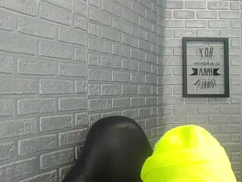 Snapshot of Crystal_Walls chatting on November 10, 8:25 pm Crystal Walls online show from November 10, 8:25 pm