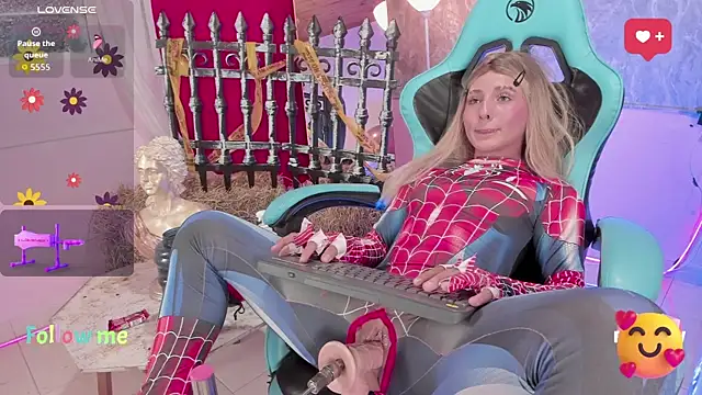 Snapshot of Little_lili19 chatting on October 31, 9:32 pm Little lili19 online show from October 31, 9:32 pm