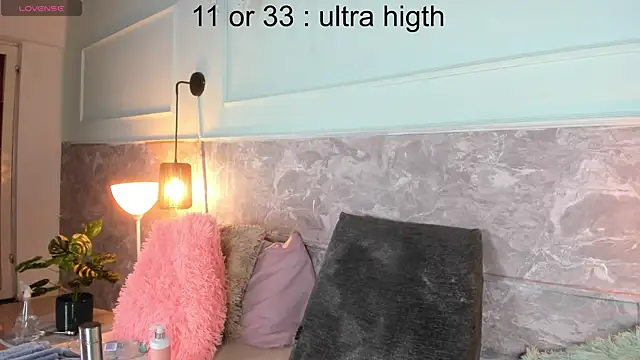 Little lili19 online show from April 24, 8:22 pm