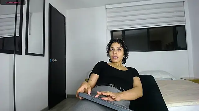 Snapshot of AbrilSonne chatting on September 18, 11:52 pm AbrilSonne online show from September 18, 11:52 pm