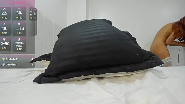 Snapshot of AbrilSonne chatting on February 12, 11:30 pm AbrilSonne online show from February 12, 11:30 pm