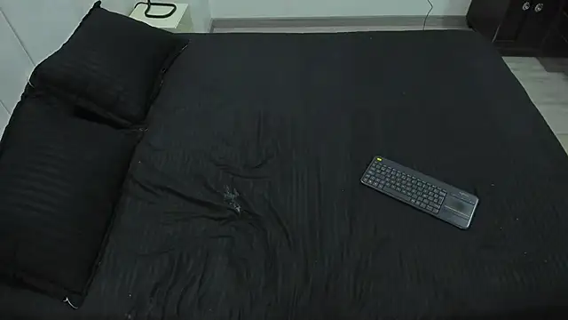 Snapshot of AbrilSonne chatting on February 10, 7:38 pm AbrilSonne online show from February 10, 7:38 pm