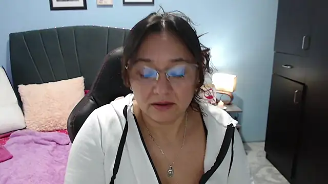 AngelRouss online show from March 10, 1:10 pm