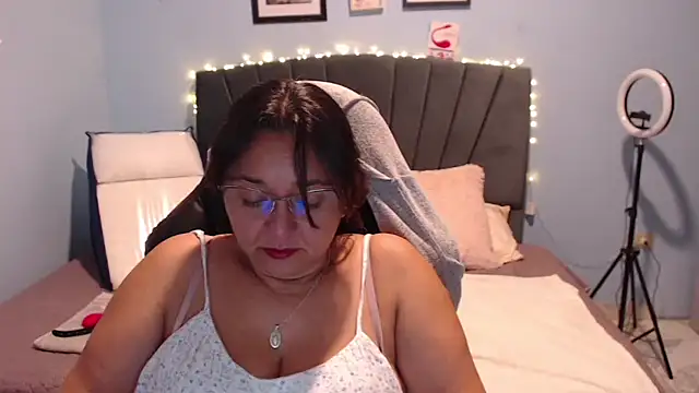 AngelRouss online show from February 28, 3:04 pm