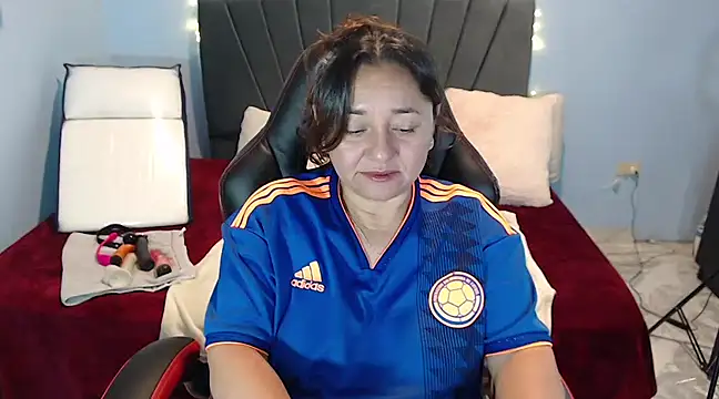 AngelRouss online show from February 12, 2:21 pm