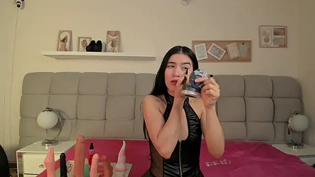 Chlooe Zoe online show from February 22, 11:23 am