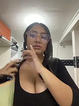 Snapshot of michell_boobs_ chatting on October 21, 1:21 pm michell boobs online show from October 21, 1:21 pm