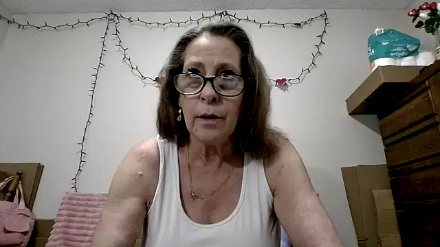 Snapshot of Keywest_Kate chatting on June 7, 8:47 pm Keywest Kate online show from June 7, 8:47 pm