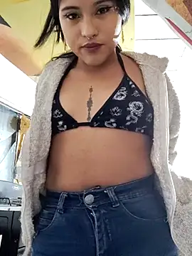 lovelypocahontas11 online show from February 22, 3:23 am