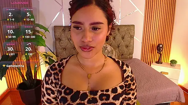 charlottee white online show from March 6, 9:10 pm