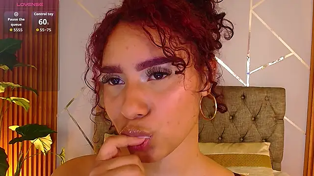 charlottee white online show from March 31, 10:01 pm