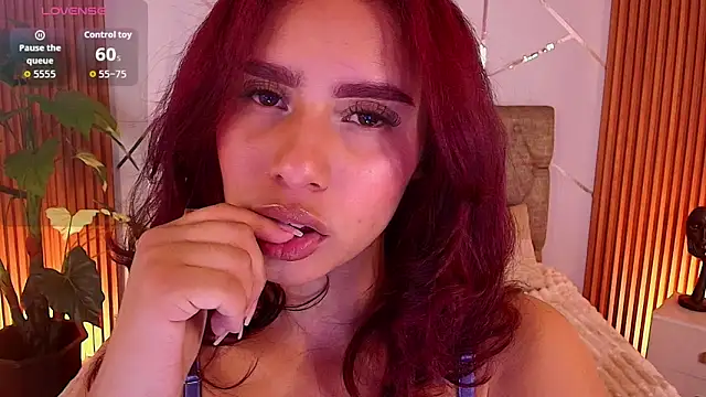 charlottee white online show from March 25, 8:19 pm