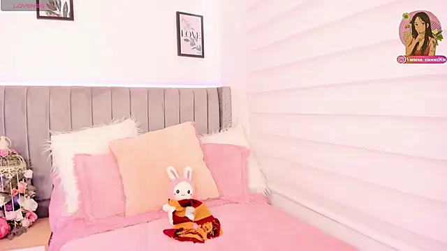 Snapshot of vanesa_moon__ chatting on September 12, 1:33 pm vanesa moon online show from September 12, 1:33 pm