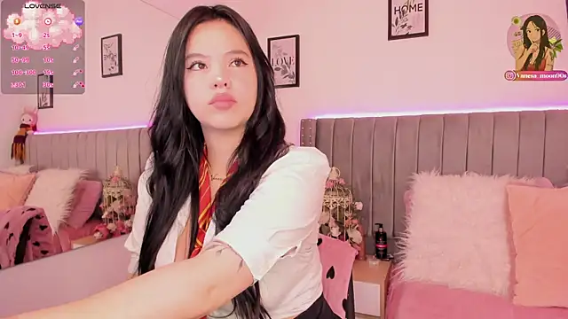 vanesa moon   online show from December 18, 12:38 am