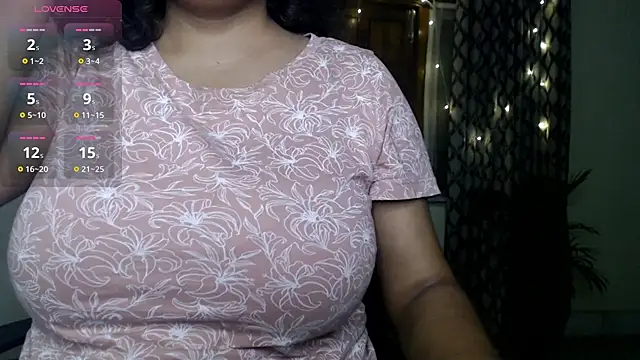 Snapshot of hot_menka chatting on October 13, 1:12 pm hot menka online show from October 13, 1:12 pm