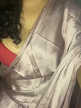 Snapshot of hot_menka chatting on March 18, 2:28 pm hot menka online show from March 18, 2:28 pm