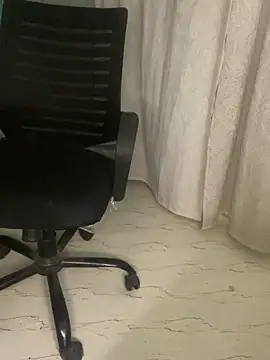 Snapshot of hot_menka chatting on March 18, 5:44 pm hot menka online show from March 18, 5:44 pm